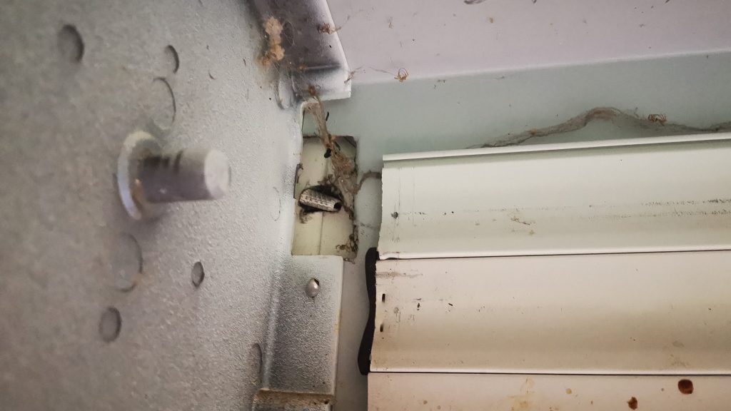 Leszakadt redőny javítás